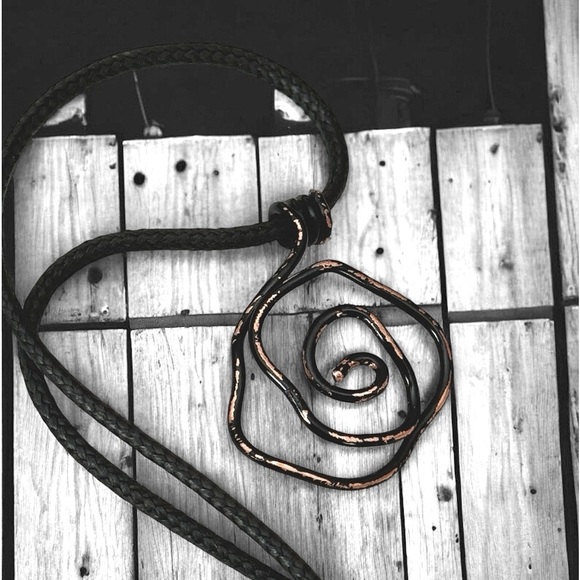 5 For $25💫Warped Black Rose Gothic Pendant Necklace - Picture 1 of 4